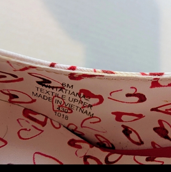 Nine West Heart Patterned Red and White Women's Heels - Picture 5 of 6